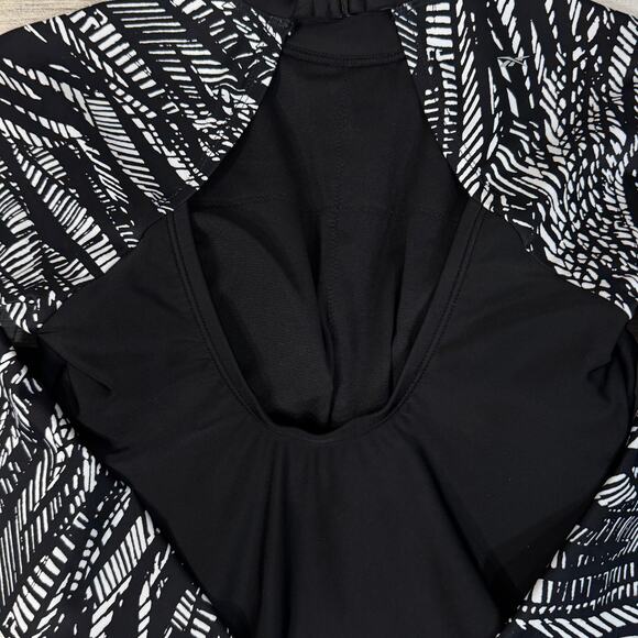 Reebok Small Swimsuit One-Piece Long Sleeves Padded High-Neck Lined Black New - Picture 7 of 10